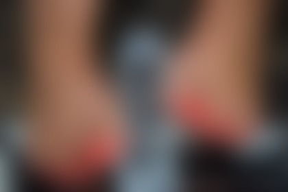 Toe job to Mr. Crystal - post hidden image