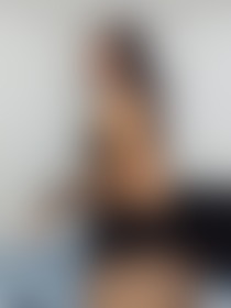 Worship your goddess and enjoy my best attributes 😈🥵 - post hidden image