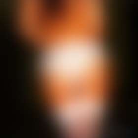 Lijkt wel bruidslingerie hé hihi lekker hapje toch? Daar wil je mee spelen toch.🥵🫶 - post hidden image