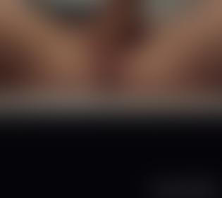 Ik speel lekker met me dildo in me natte kutje 🙈🙈👅 - post hidden image