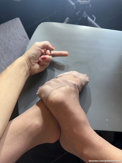 My sexy feet close ups in nylons