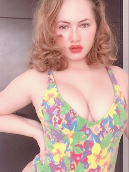 sofiaisplayingnow