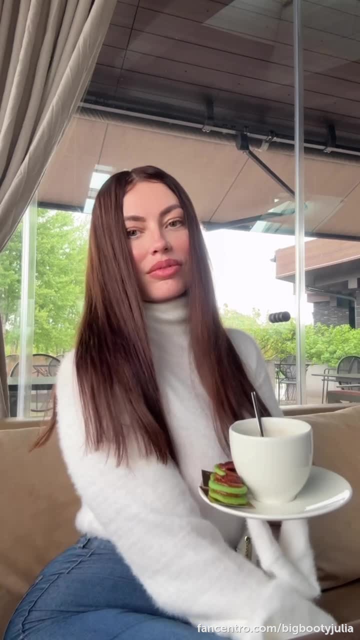 If I ask you to treat me to something delicious, what will you choose: dessert or yourself? 1foreground