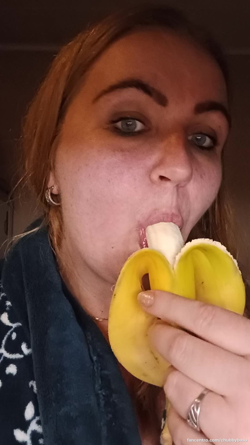 do you like banana ? 1foreground