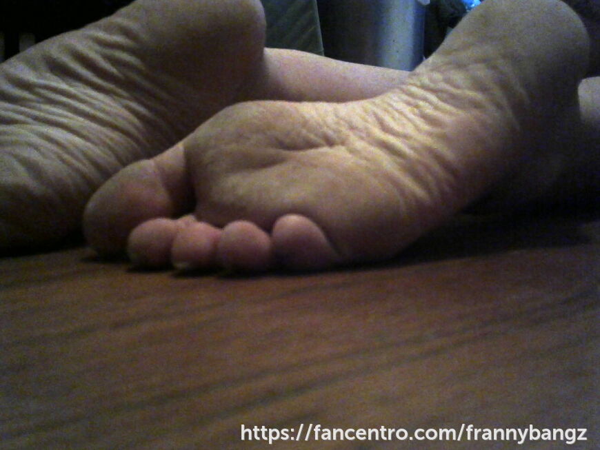 obsessed with FEET 1