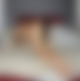 Check your inbox if you want to see the full set 🐈‍⬛ should I go bigger? 🤭 comment below! - post hidden image