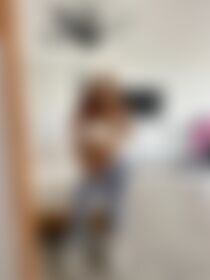 I'm not trying to be sexy, it's just my way of expressing myself. 😘 - post hidden image