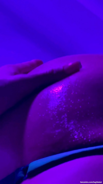 Seductive snapshots live now – dive into my private diary for you 😘