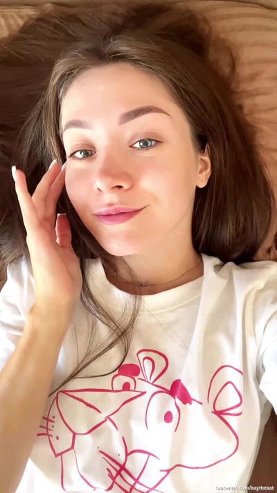 New, intimate content is live now; see for yourself 😘 – catch a private glimpse of me