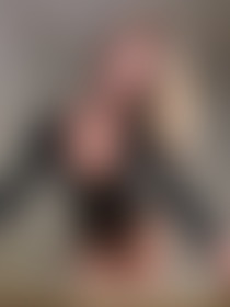 Ik denk dat het tijd is voor een latex bundeltje! 🖤 Ja he? - post hidden image