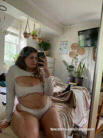 rubypeach Pictures and Videos & similar of @rubypeach fancentro ...