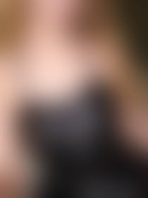 Sneak peak van mn nieuwe latex look jurkje die ik cadeau heb gekregen 😇 - post hidden image