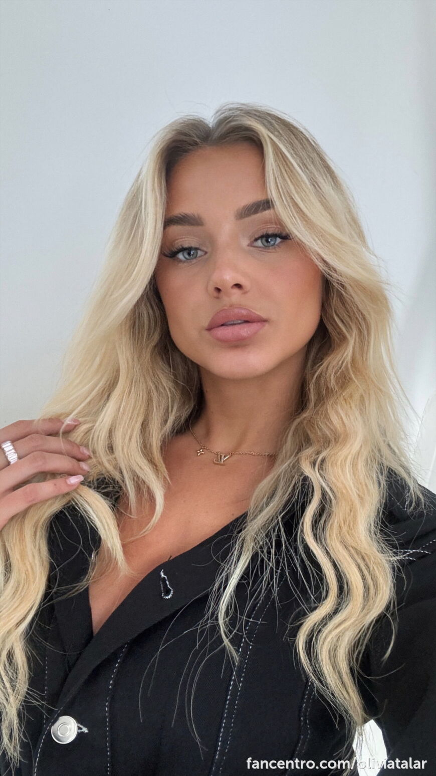 you should really see what I'm wearing underneath this... DM me, quick! 🤭😘💦💋 1