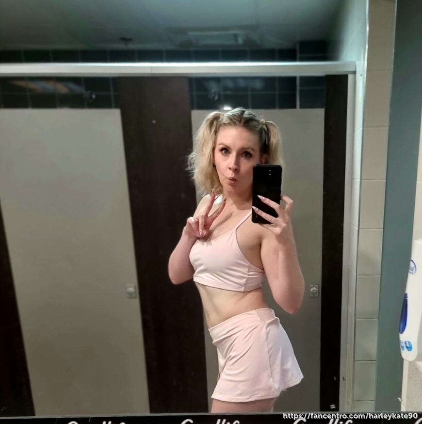 Cute new gym outfit! 1