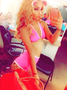 LickyLickyLayla