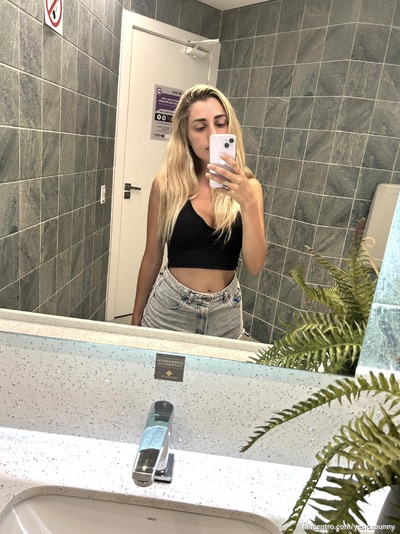 Im so fucking wet, my huge breasts need your touch. 🍒💦