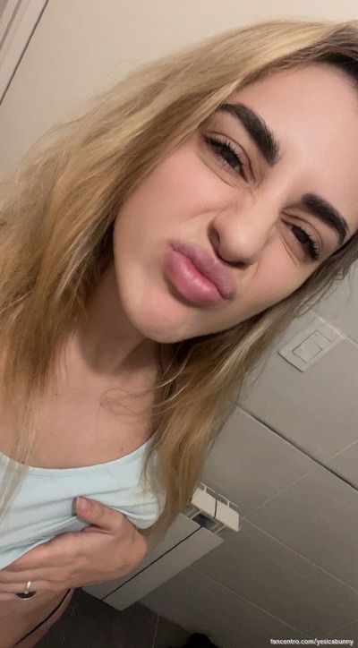 My huge breasts are begging for your hands, lets get wild. 🍒🥵