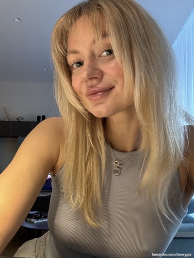 Your dream woman is right here! 💕