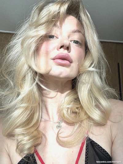 Waiting patiently to get fucked senseless.. 🤤