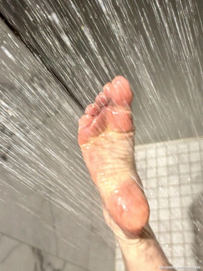 I like to get wet, if you know what I mean 😏💦