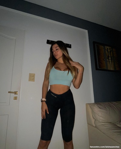 I’m all yours tonight. 💋🌟