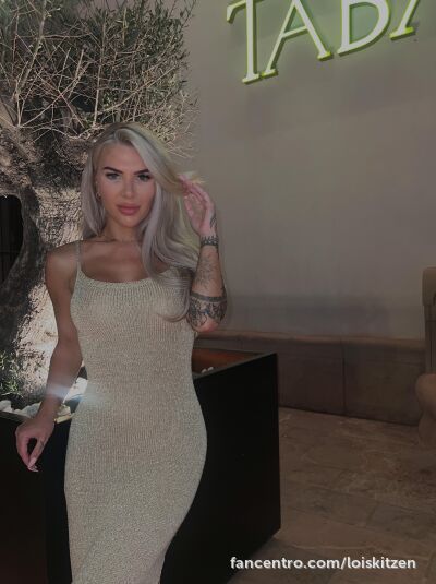 Just enough skin to keep you wanting more 💋