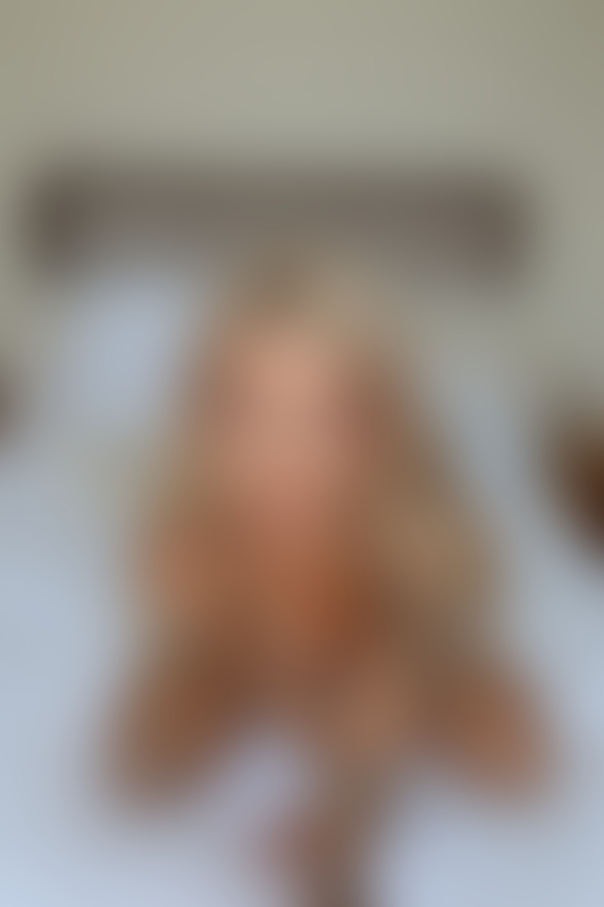 I like it when you look at me like that 👄 - post hidden image