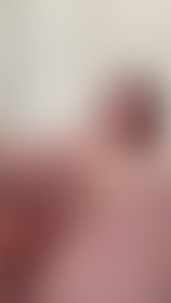 je raakt me niet aan. Je kijkt alleen. Tot het bijna niet meer lukt. Dan draai ik me om en zeg: “Wat houd je tegen?” Je antwoordt met je lichaam.😈😈 - post hidden image