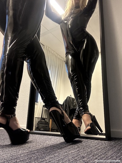 Abonneer om de booty te zien 🖤