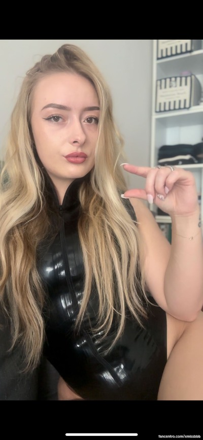 Benieuwd naar de spicy foto’s van deze shoot? (🍑) abonneer en je kunt ze zien 😏