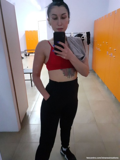 Schattige en mooie milf