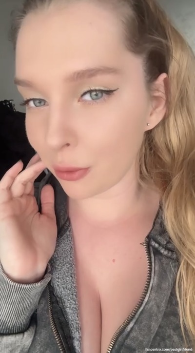 Are you cumming on my face or tits?😜