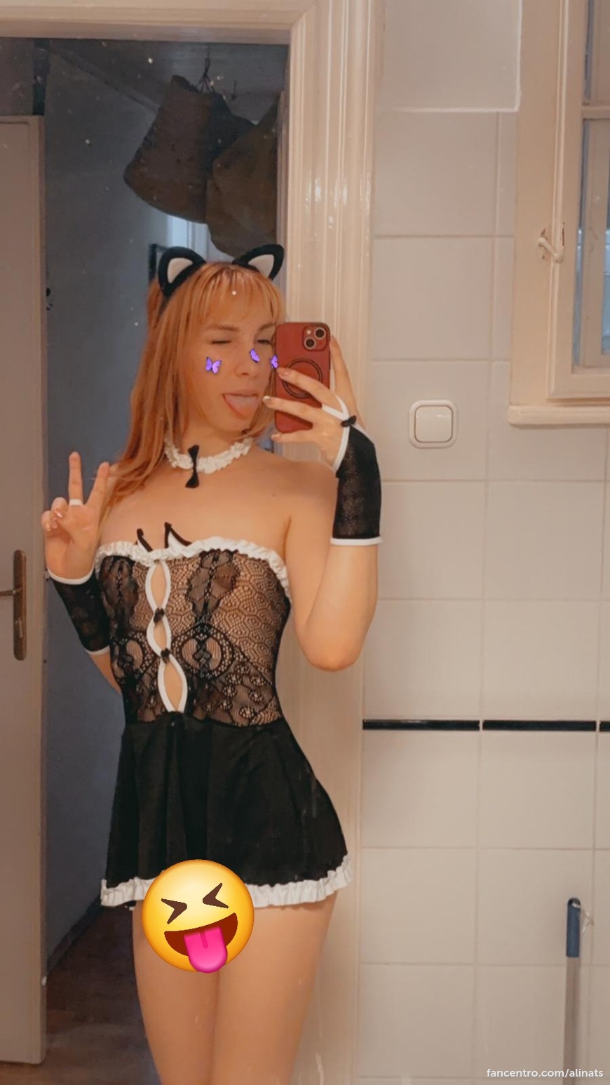 Sexy maid with a surprise under the skirt 😈 1