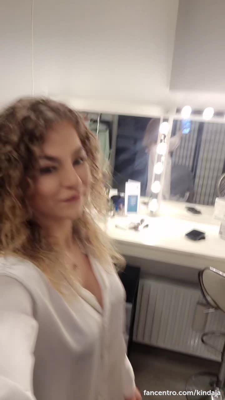 Wear white 🤍 1foreground
