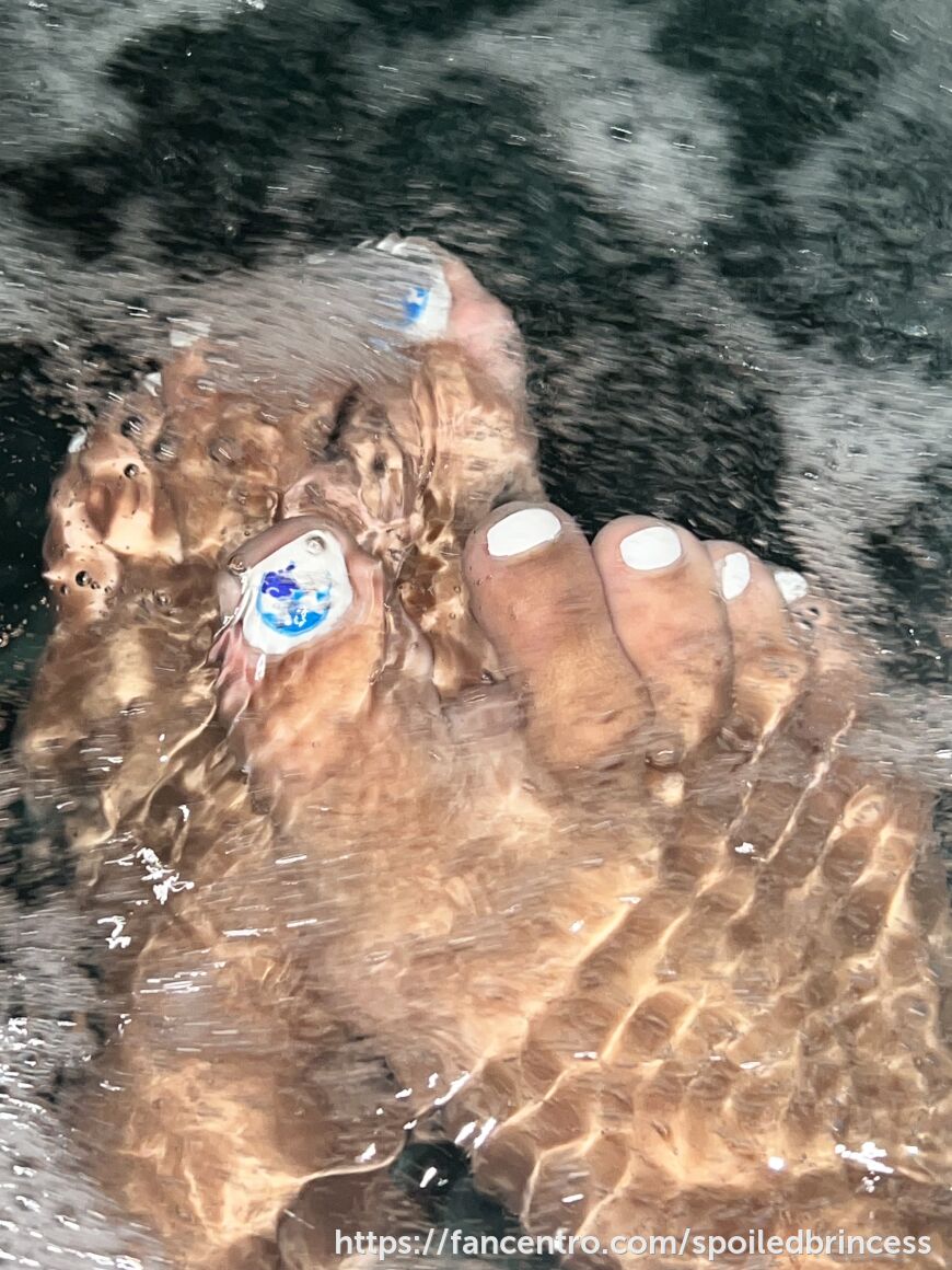 Con toes 🩵💙💅🏽 1