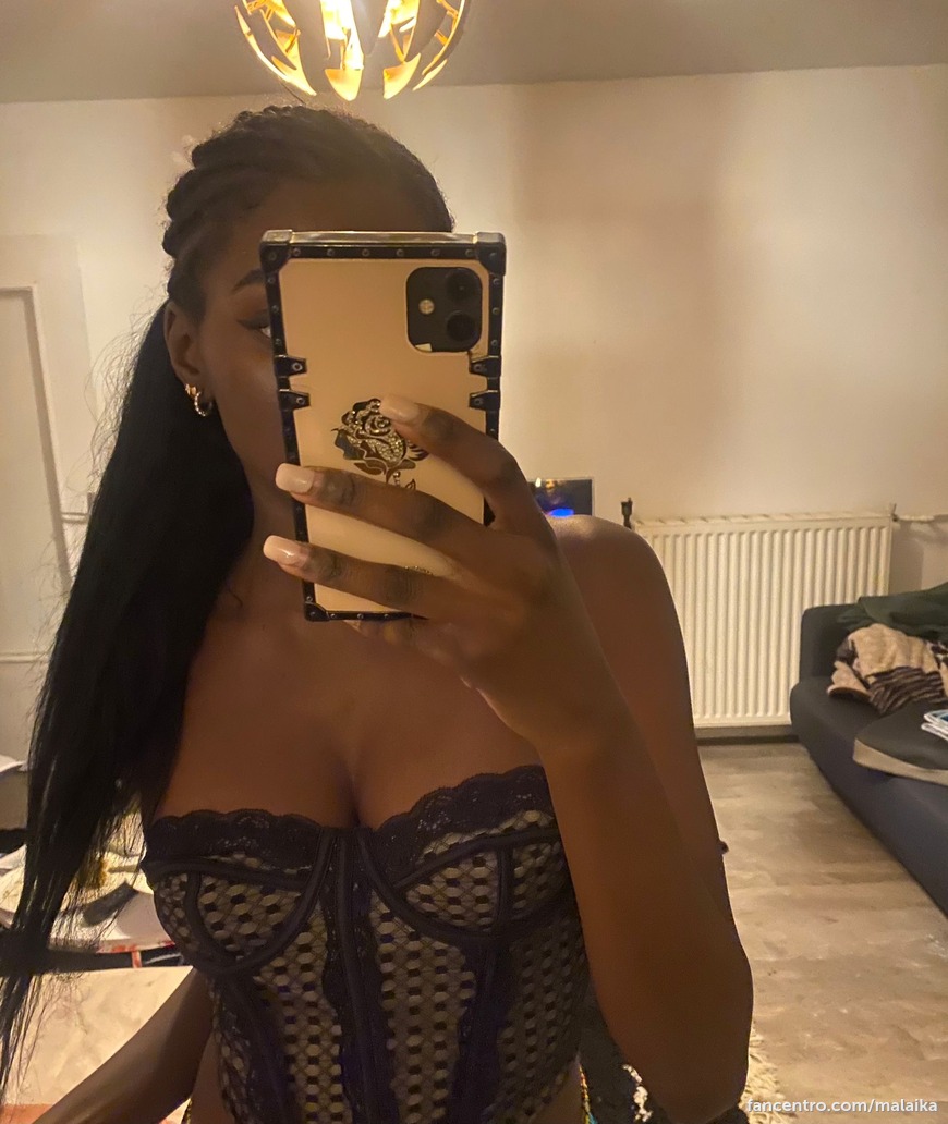 Schat wil je meer zien volg me💦😈. Hele stoute foto’s en video’s💦 1