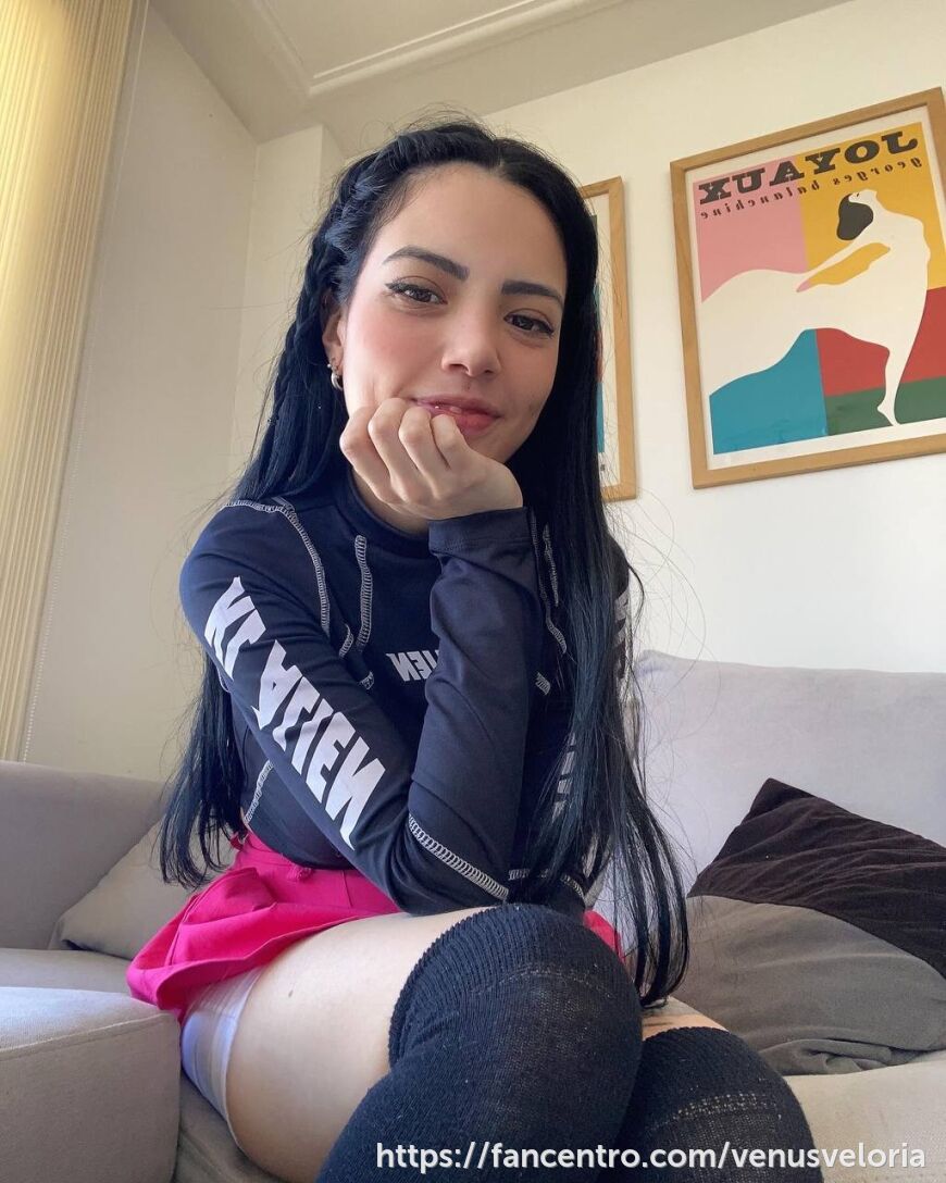 Hey honey! Follow free @nyakim 19 y. o. 1
