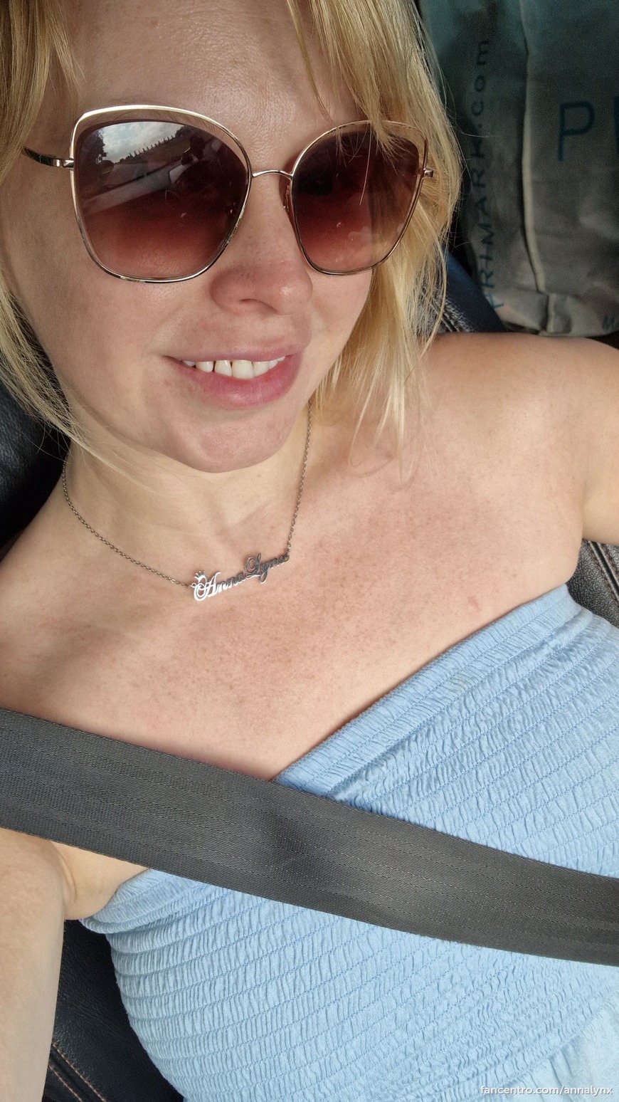 horny in the car, topless ride 😍🔥🔥🔥 1