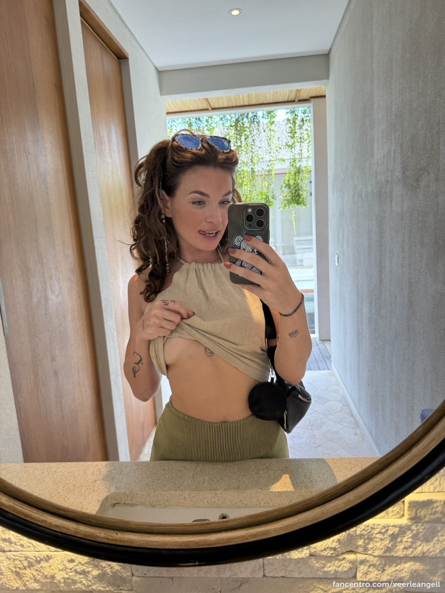 Blond of brunette? 1