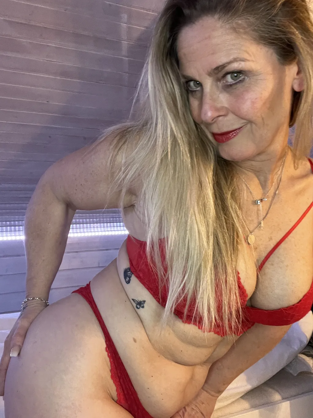 Michelle Pictures and Videos & similar of @michellewilli fancentro profile  - EroThots