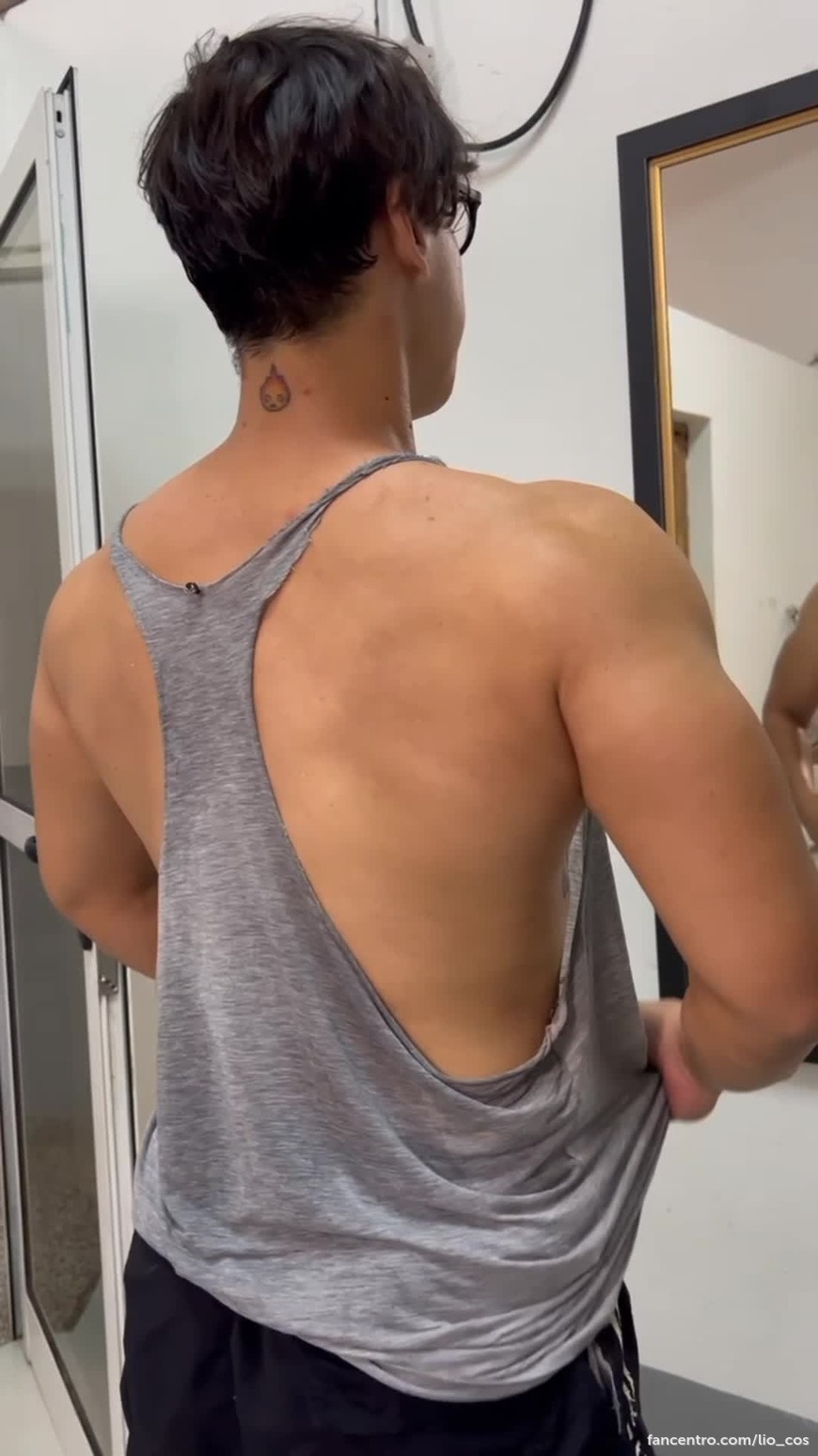 Do you want to see more??😏😏 1foreground