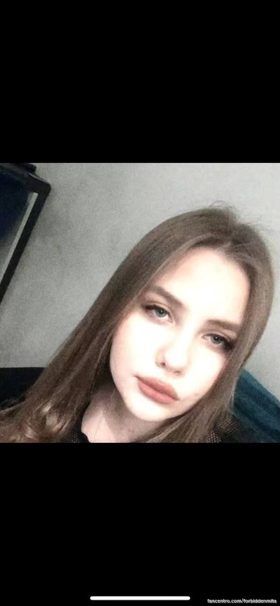 Schattige en mooie milf