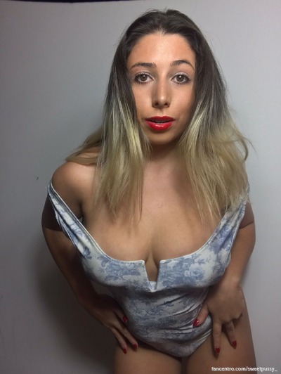 Bringing heat and stealing glances 💄🔥
