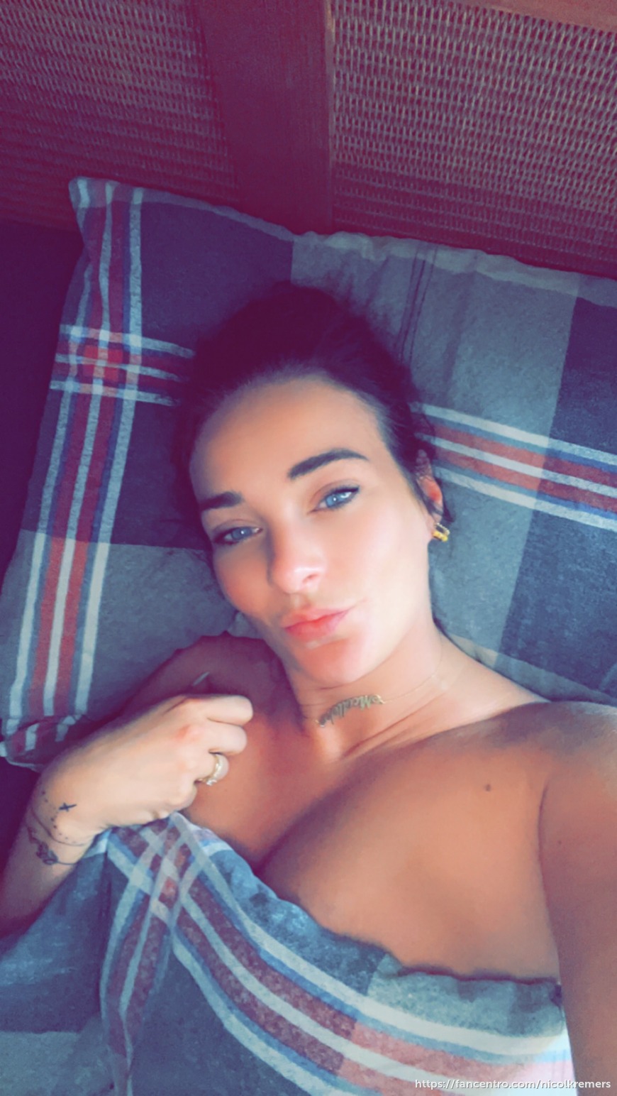 goeiemorgen baby ook zo geil wakker geworden?😜😜 - Nicol Kremers -  Fancentro