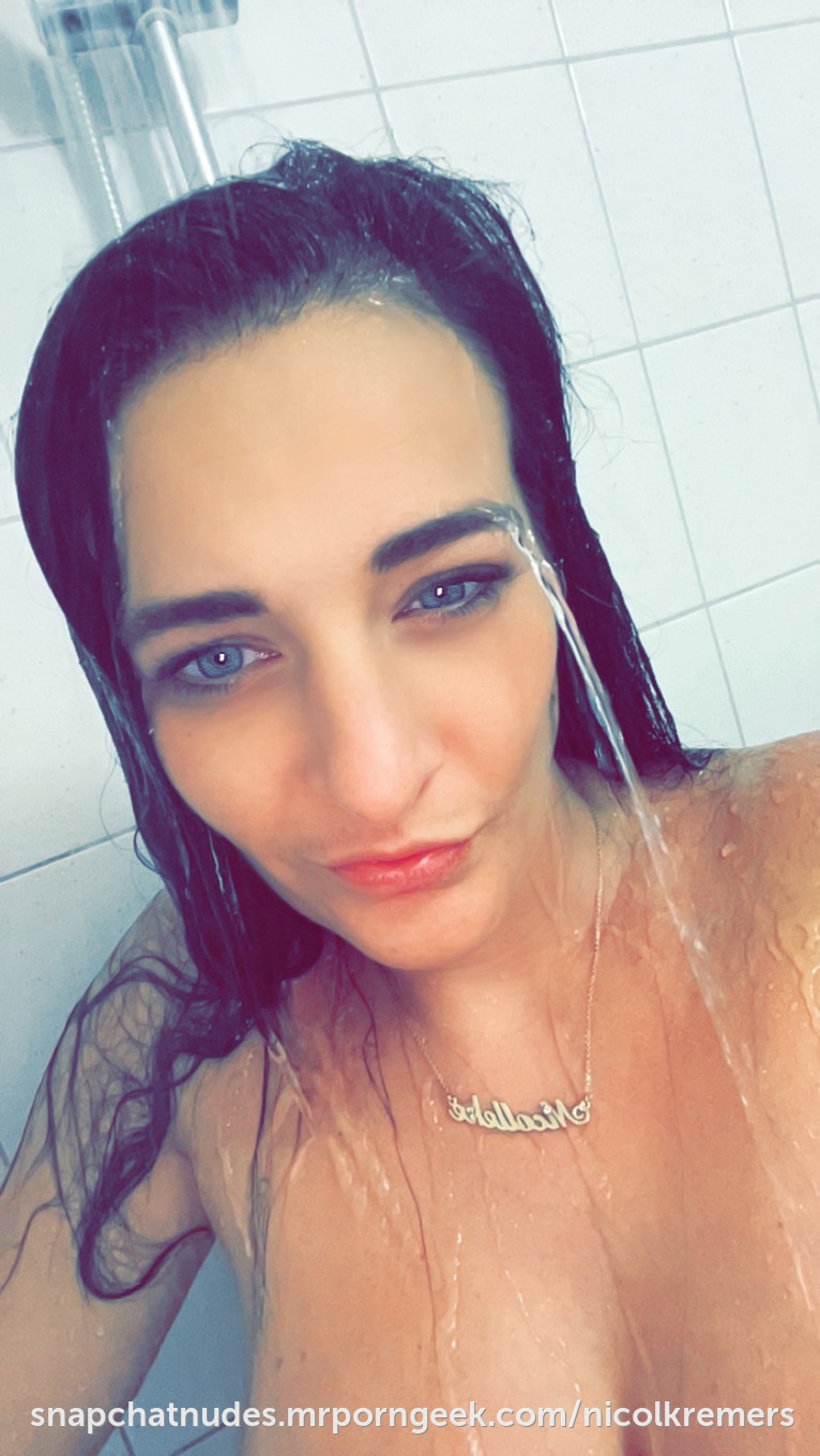 Who wants to see some more shower content? 🙈🙈🙈💦 - Nicol Kremers -  Fancentro