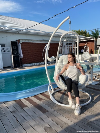 Behind the scenes and up close 😉 – dive into my private moments, pure magic