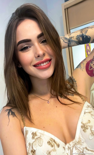 Unlock a secret world of passion – exclusive, sultry updates await your gaze 💖