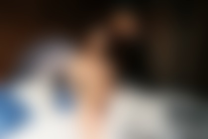 Julia - post hidden image