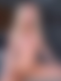 Hai jij daar kom eens dichterbij! spank mijn zachte billen en knijp even in mijn tepels hihi. Zo lekker als mijn hele lijf wordt aangeraakt! - post hidden image