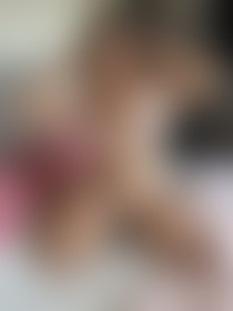 Mijn rondingen vragen om jouw volle aandacht… Kan jij het aan? 🔥 - post hidden image
